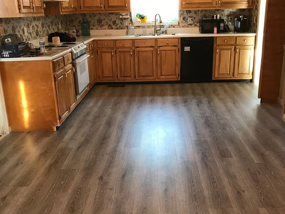 2nd image of 740 Richardson Rd NE