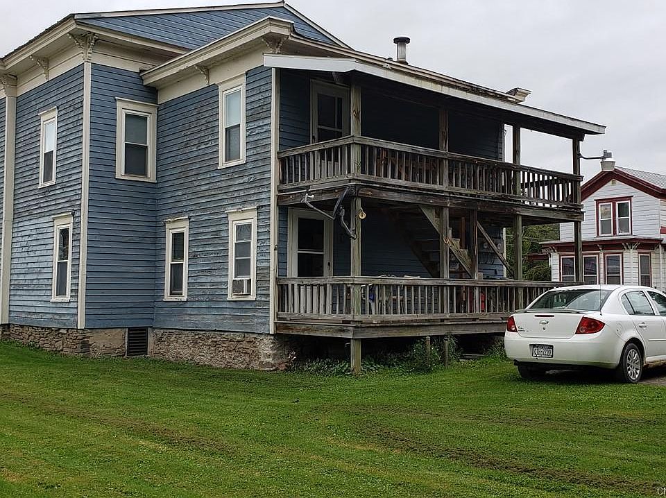 2nd image of 44 Cortland St