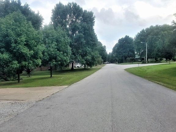 4th image of 5 Meadowbrook Cir