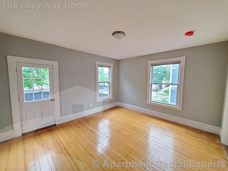 146 Highland Ave #4 — Photo 8