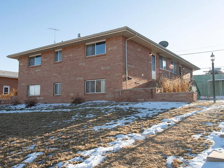 1749 Oxford Dr #2 — Photo 8
