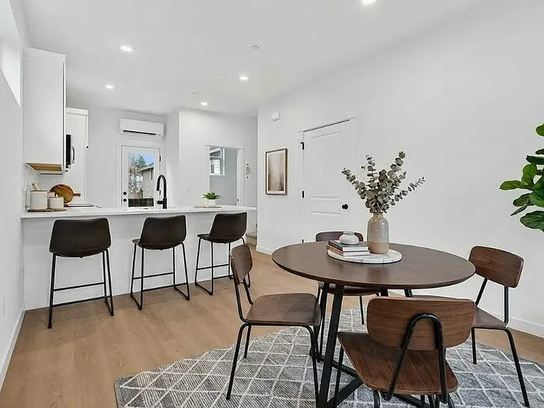 4059 SW McKinley St — Photo 9