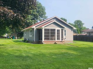 518 2nd St, Camanche, IA