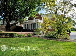 17 Eakins Rd, Manhasset, NY 11030