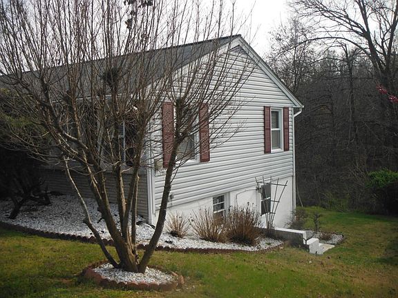 2nd image of 703 Scenic Dr