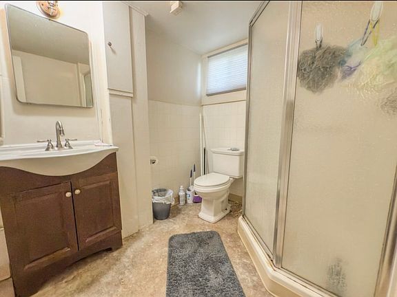 5th image of 114 E Furry St