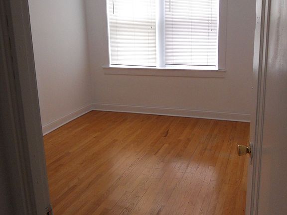 5th image of 1529 N Campbell Ave #3