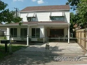 2437 Grand Ave photo 1