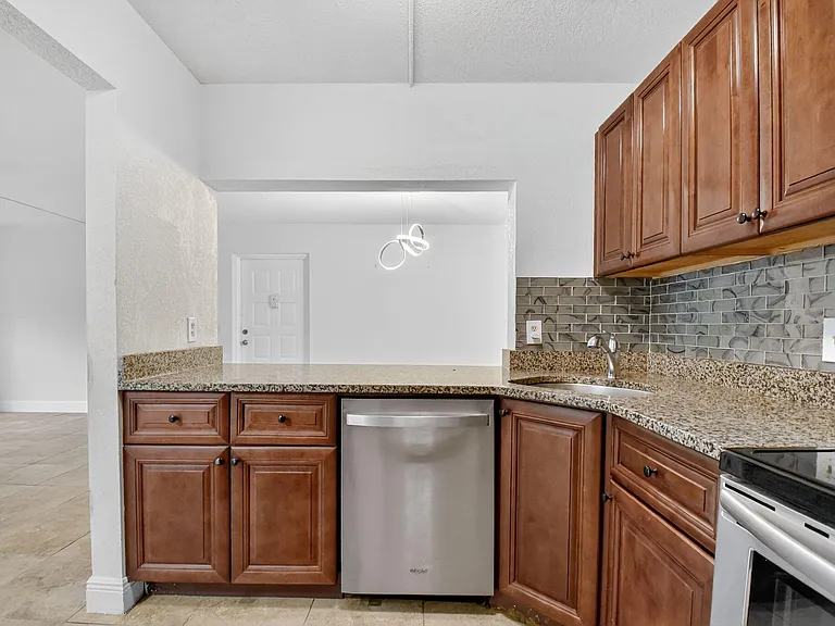 208 Foxtail Dr #B2 — Photo 11