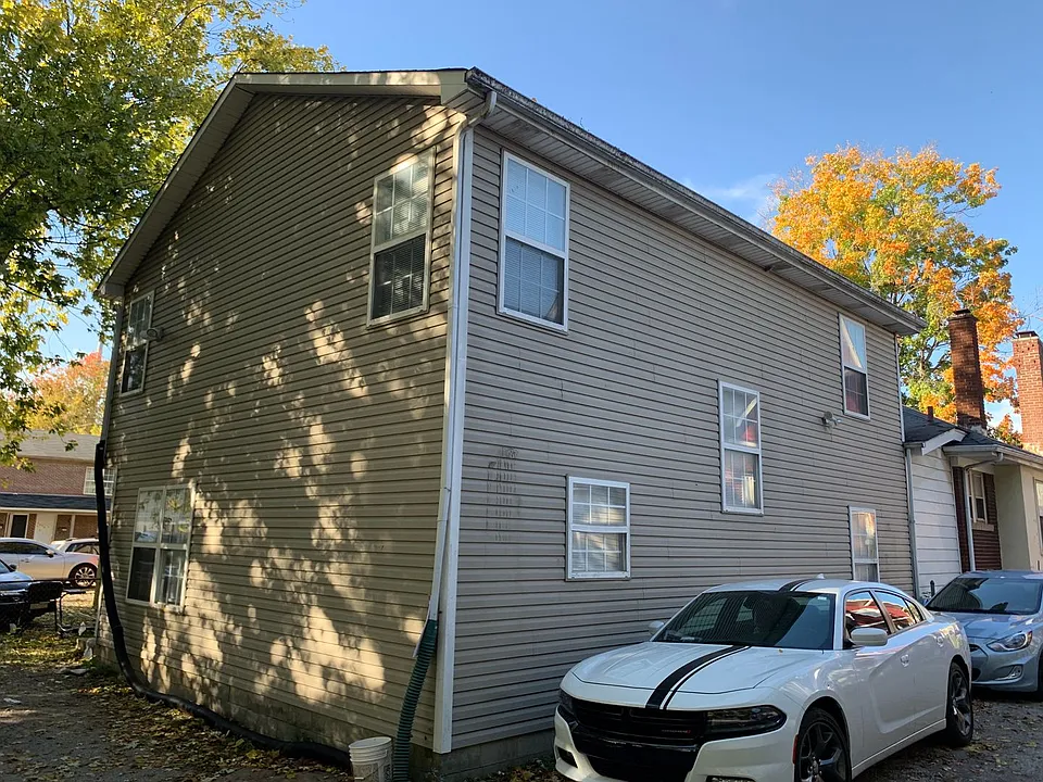 222 University Ave