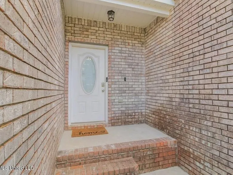 3548 Riverbend Cv — Photo 2