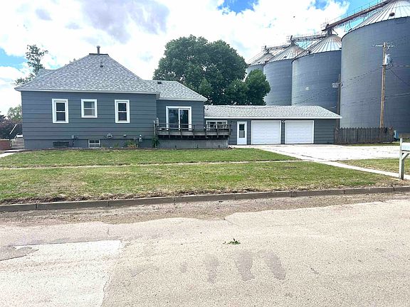 3rd image of 107 E Oneill St