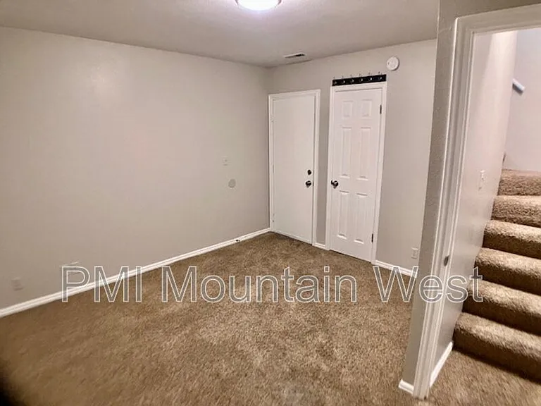 567 N 200 E #3 — Photo 33