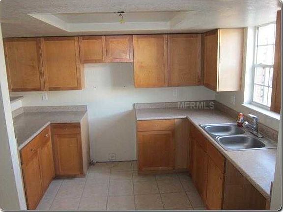 3rd image of 200 Lewfield Cir