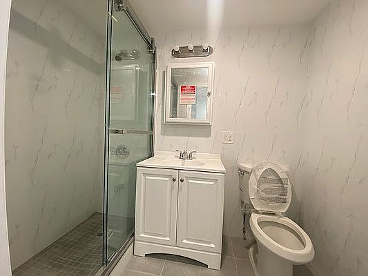 4th image of 69-43 Elizabeth Ave #Gl