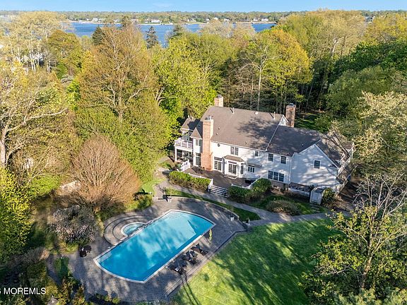 3rd image of 423 Navesink River Road