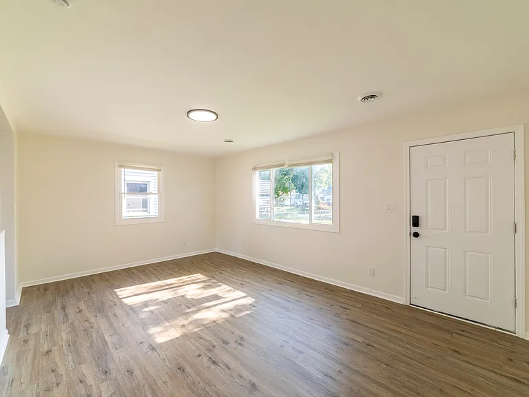 7552 Beech Ave — Photo 4