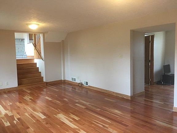 3rd image of 133 Dogwood Ln
