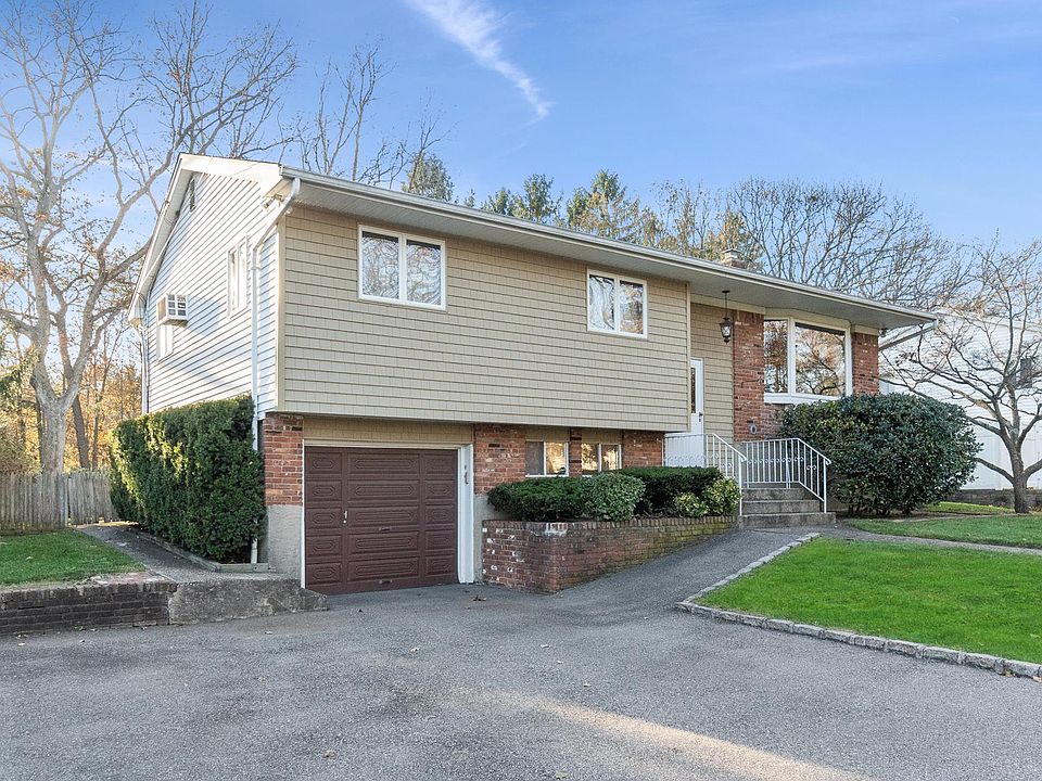 1st image of 82 Plymouth Blvd