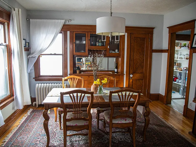 Comfortable dining room