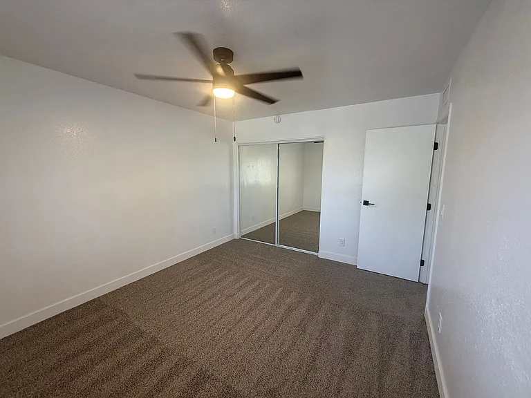2704 E. Turney Ave — Photo 11
