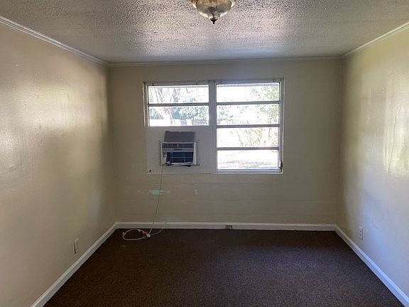 3rd image of 2326 Greenlee St