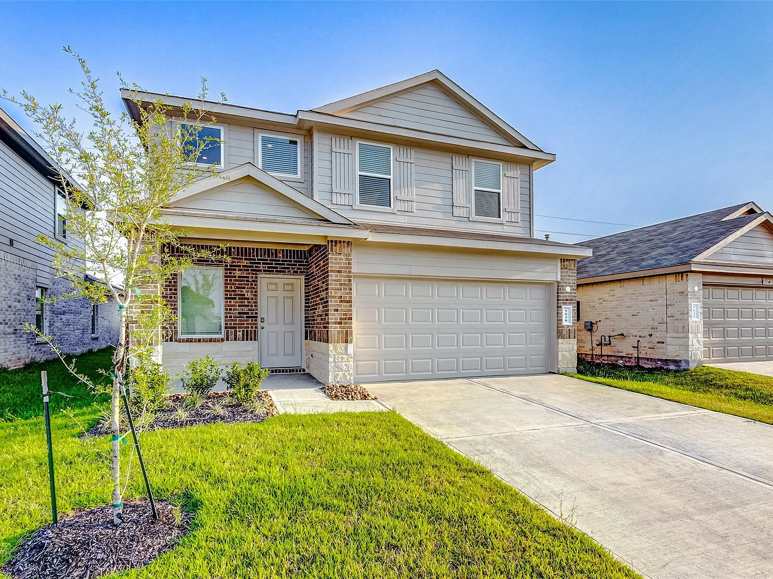 5 bed, 3.0 bath, 2498 sqft, $3,100 — Photo 3