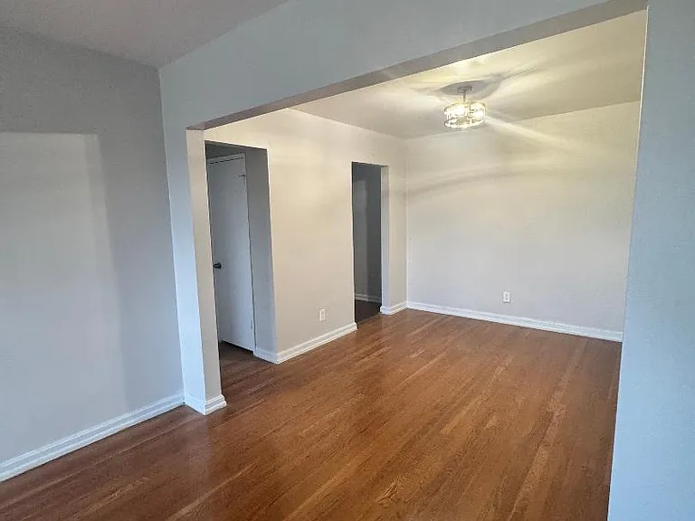 Asmann Apts — Photo 13