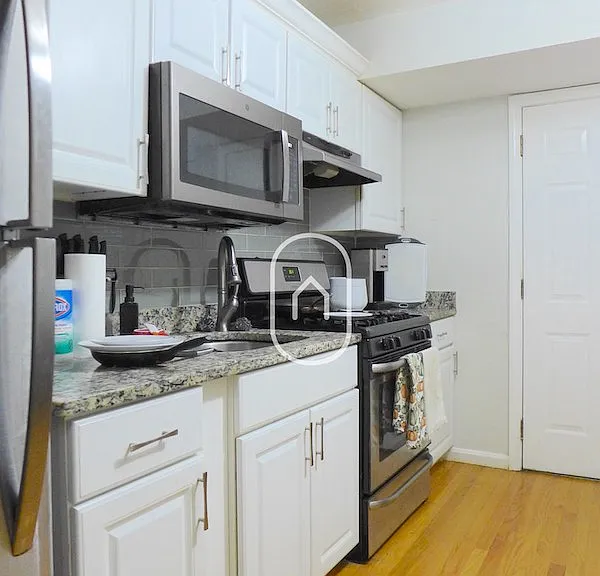 28 Williams St #1L — Photo 4