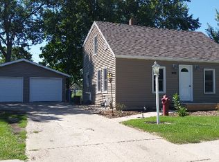 908 2nd St NW, Pipestone, MN 56164