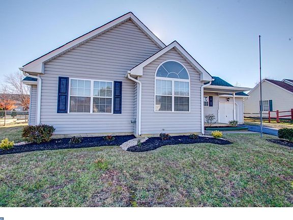 3rd image of 358 E Harvest Ln