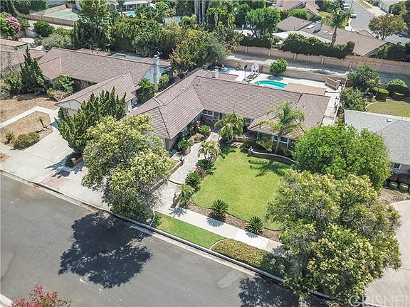 2nd image of 10006 Melvin Ave