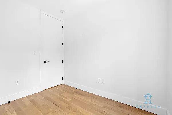 Rented by Skyhigh Realty NYC LLC | media 24