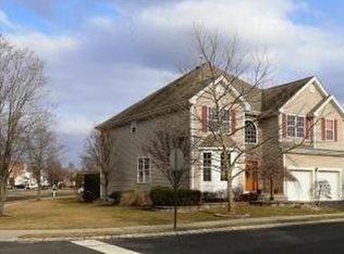 1 Quaker Ridge Ct, Monroe Township, NJ 08831