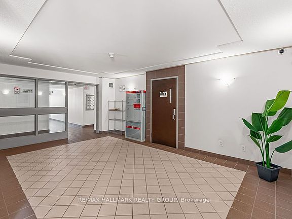 4th image of 270 Brittany Dr #407
