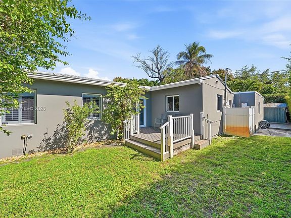 4th image of 2190 SW 20th St