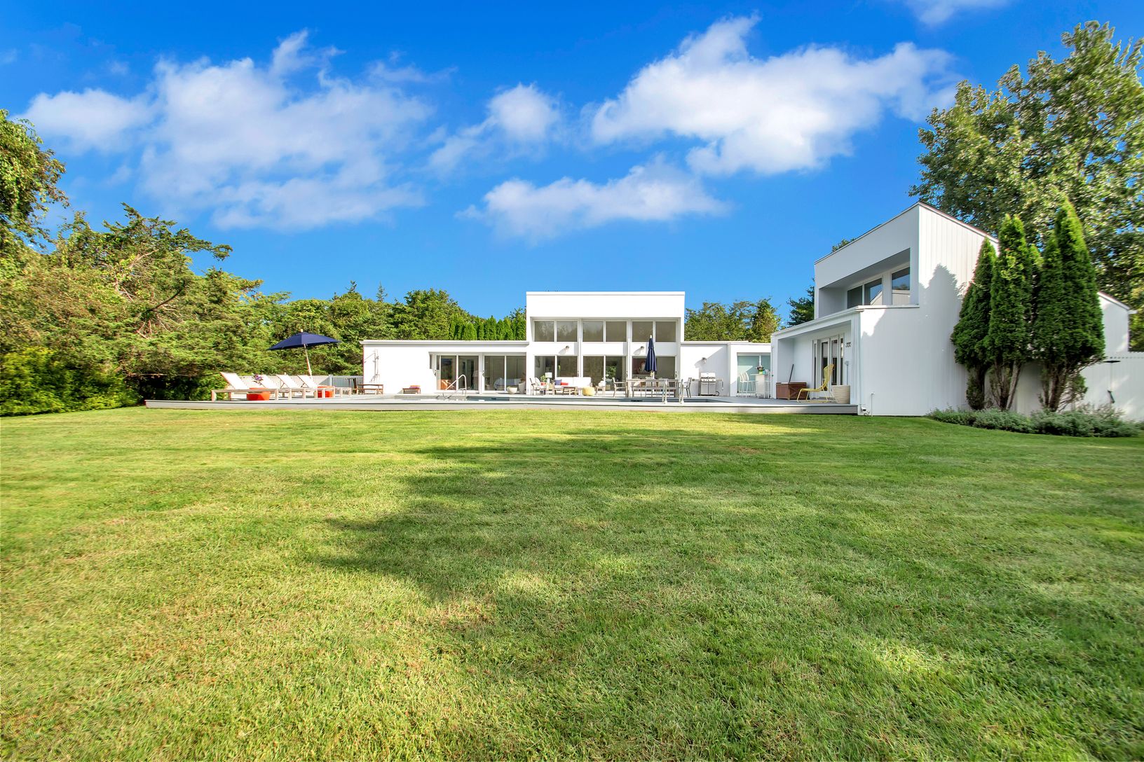  Expansive Backyard