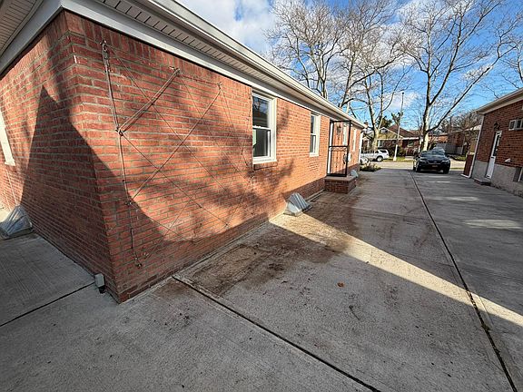 3rd image of 8008 215th St