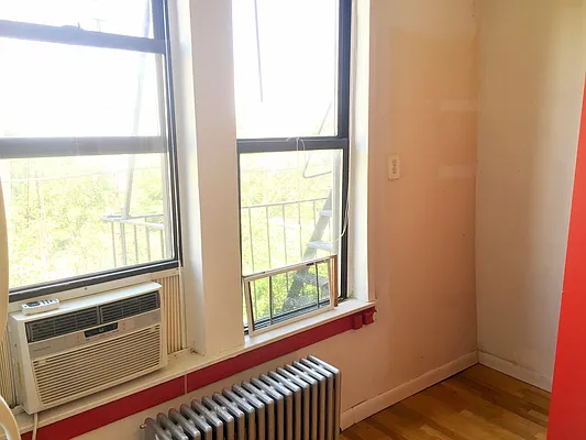 Rented by Remax Real Estate Professionals | media 10