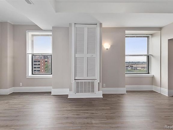 4th image of 2900 E Jefferson Ave APT D302