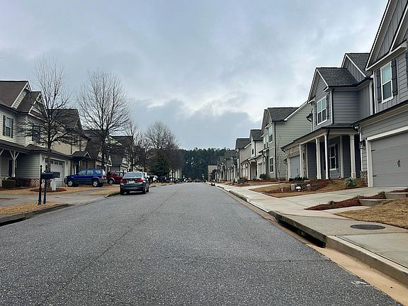 5th image of 301 Ridge Pointe Dr