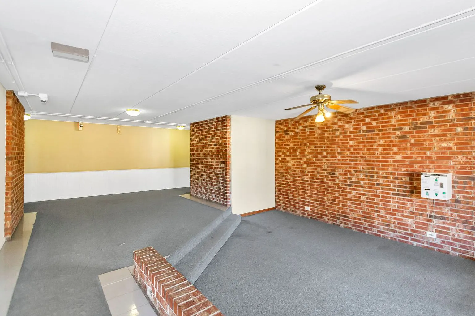 2 bed, 1000 sqft, $2,000 — Photo 2