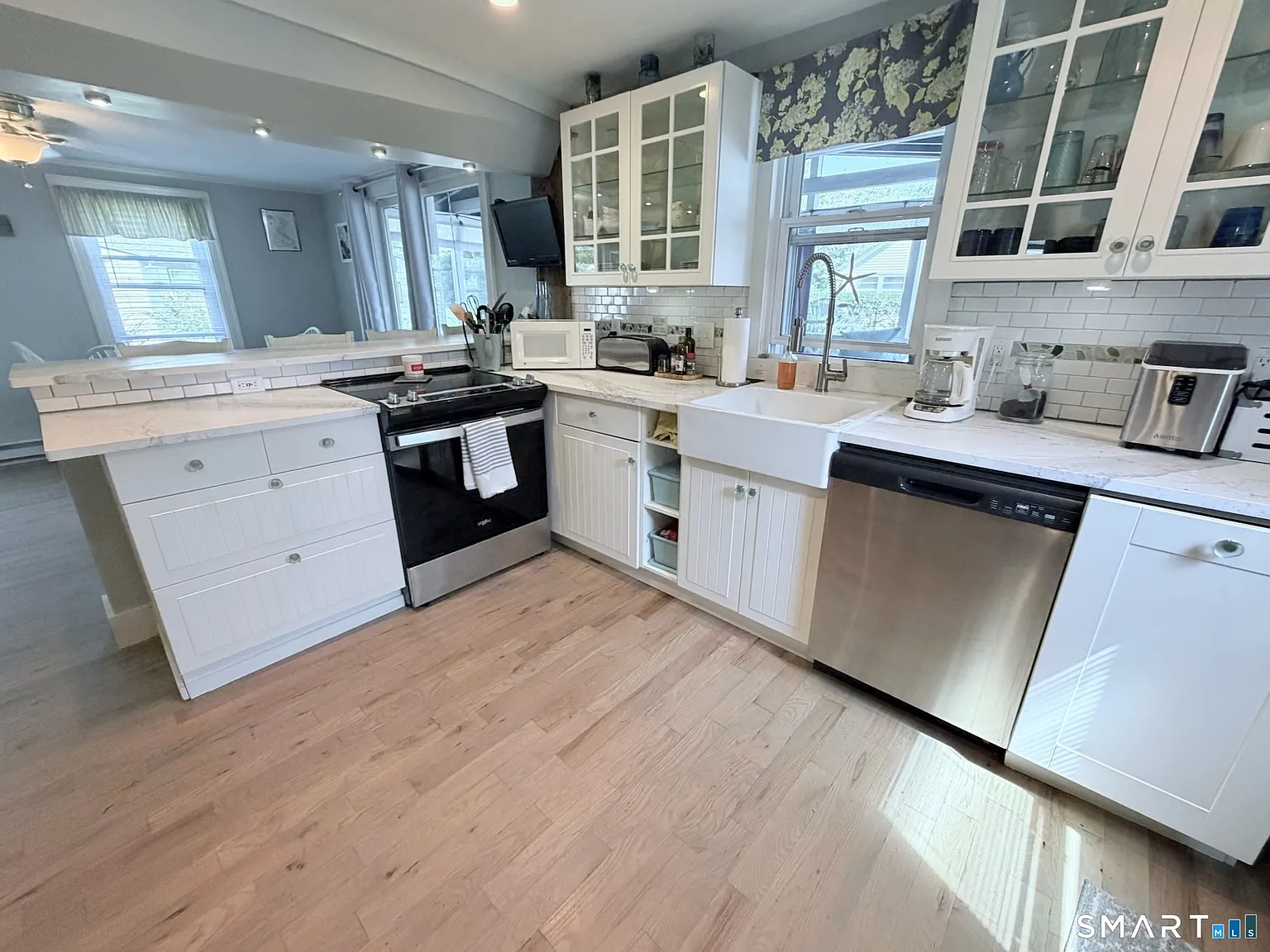 3 bed, 1.5 bath, 1152 sqft, $2,600 — Photo 4
