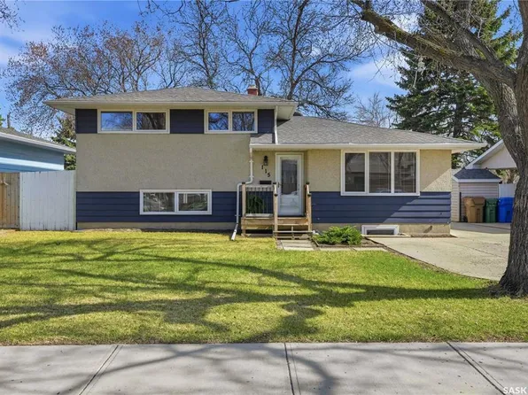 115 Stapleford CRESCENT, Regina, SK S4R 4S8
