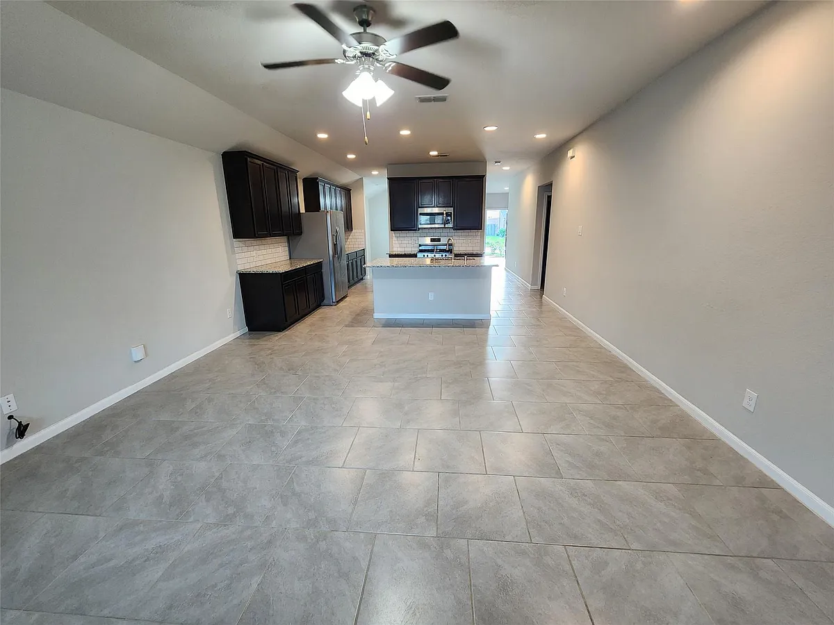 Building Photo - 1310 Central Heights Dr