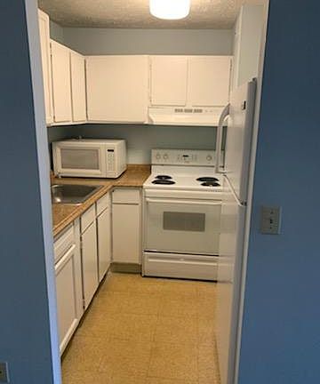 2nd image of 3411 McHenry Ave APT 10