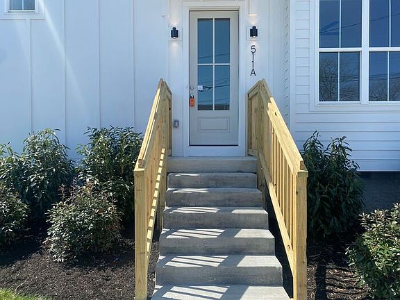 4th image of 511 19th Ave N