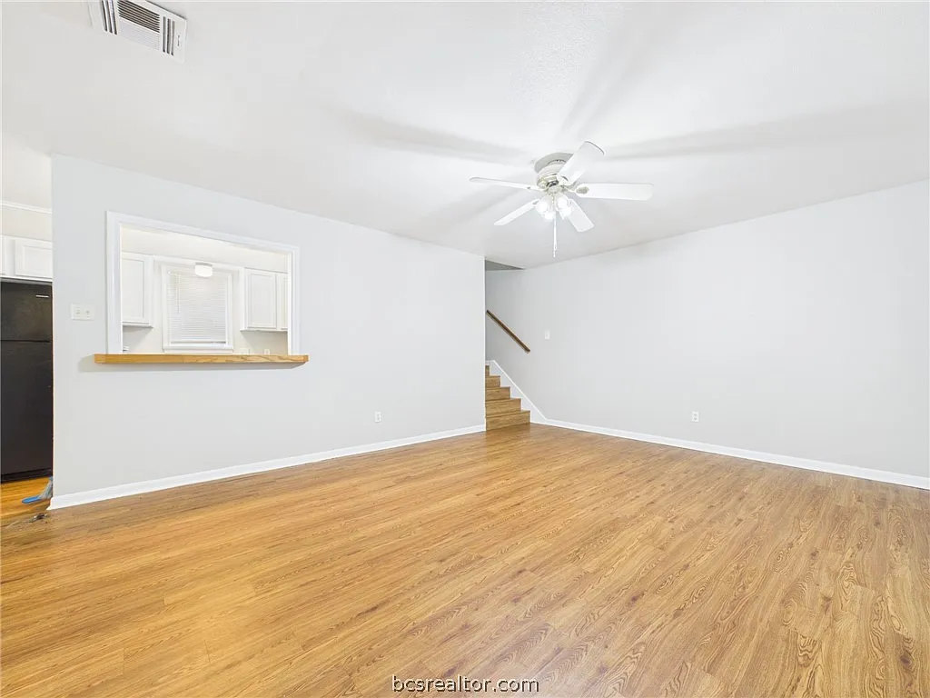 2 bed, 987 sqft, $1,275 — Photo 4