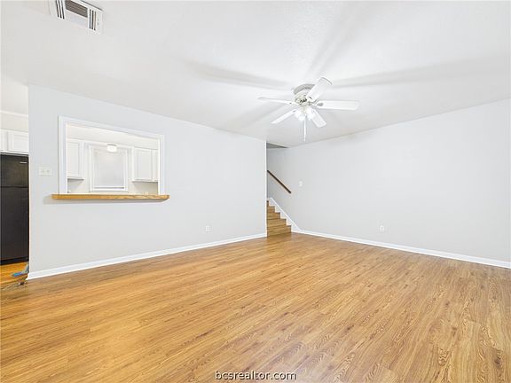 4th image of 1417 Hawk Tree Dr