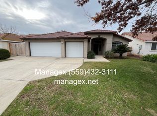 8571 N Woodrow Ave, Fresno, CA 93720